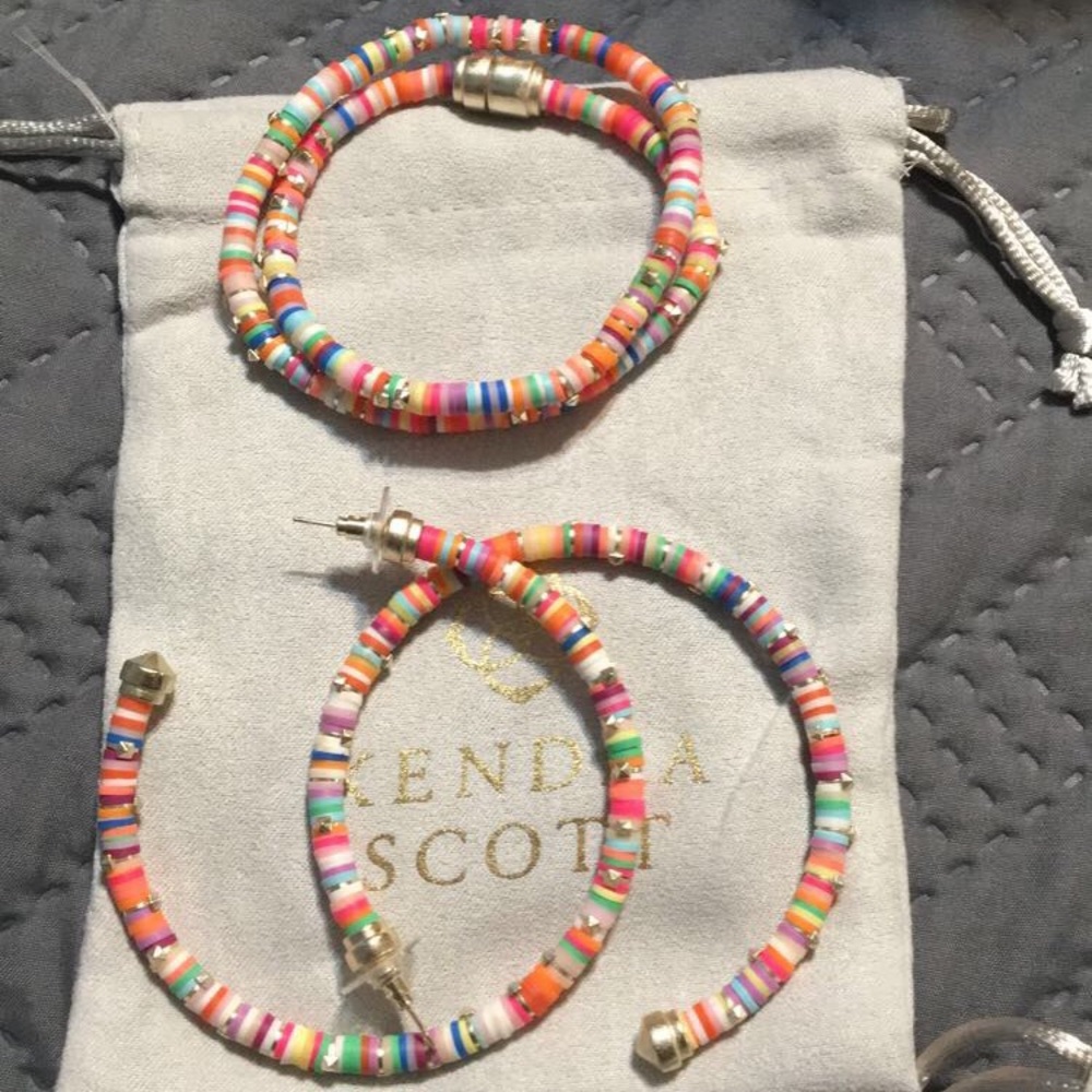 ❌❌SOLD❌❌EUC Kendra Scott set